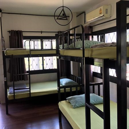 Nearthepark Backpack Boutique House Vandrarhem Chiang Mai Exteriör bild