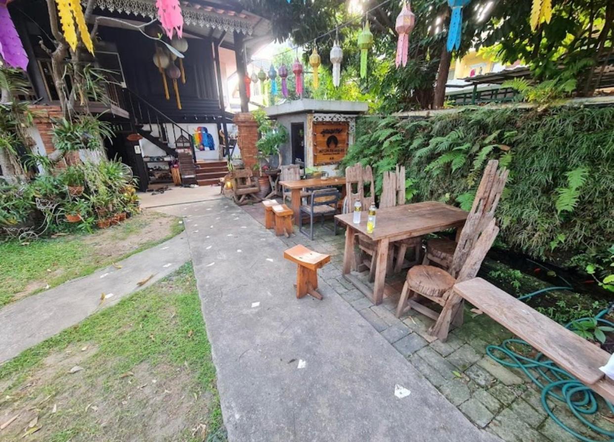 Nearthepark Backpack Boutique House Vandrarhem Chiang Mai Exteriör bild